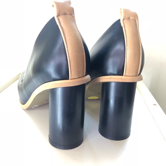 Black & Tan, square-toe cylinder heels. Size 39/9 - Picture 8 of 8
